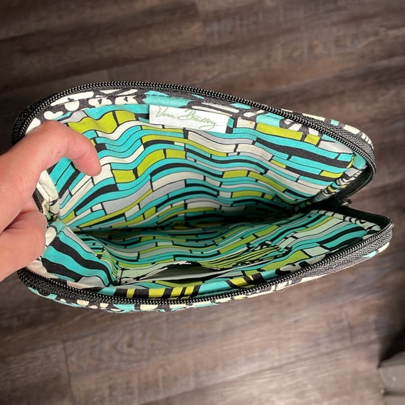 Vera Bradley floral iPad case - Picture 3 of 6